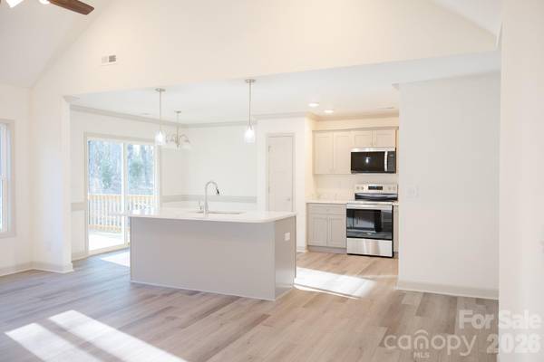 1262 Rainbow CIR, Catawba, SC 29704