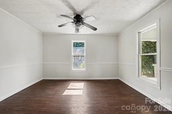 1402 1st Avenue PL NW, Hickory, NC 28601