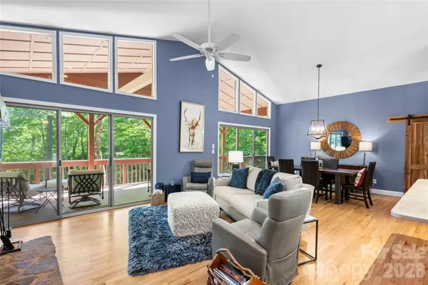 522 Toxaway CT, Lake Toxaway, NC 28747