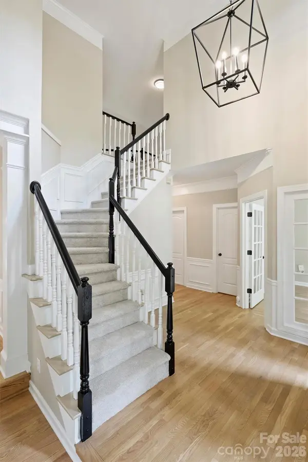 5317 Fairvista DR, Charlotte, NC 28269