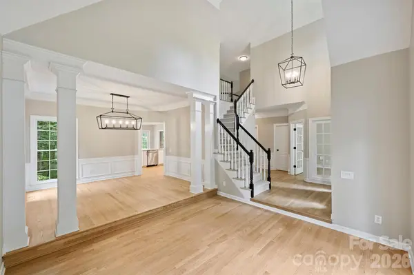 5317 Fairvista DR, Charlotte, NC 28269