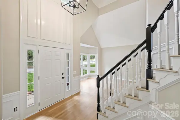 5317 Fairvista DR, Charlotte, NC 28269