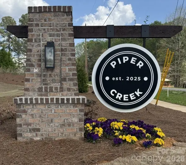 1624 Piper Creek AVE, Newton, NC 28658