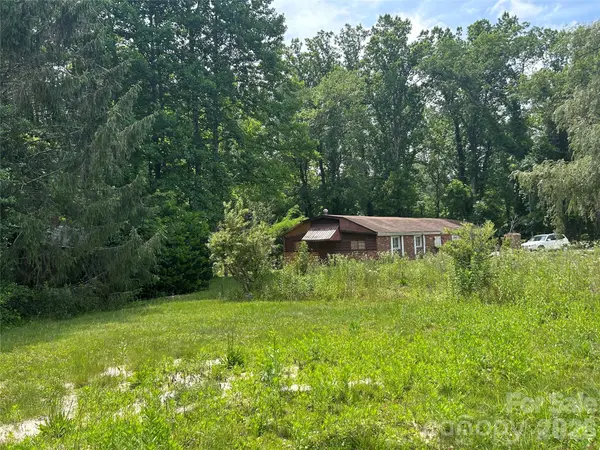 3177 Haywood RD, Hendersonville, NC 28791