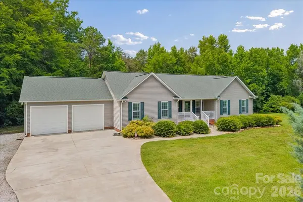 1512 Kinglet DR, York, SC 29745