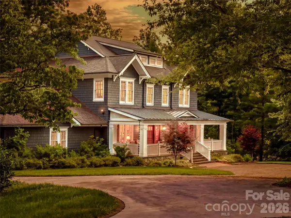 1 Cedar Chine DR, Asheville, NC 28803