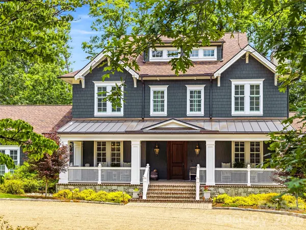 1 Cedar Chine DR, Asheville, NC 28803
