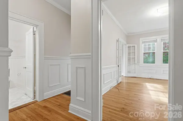 916 Bromley RD, Charlotte, NC 28207