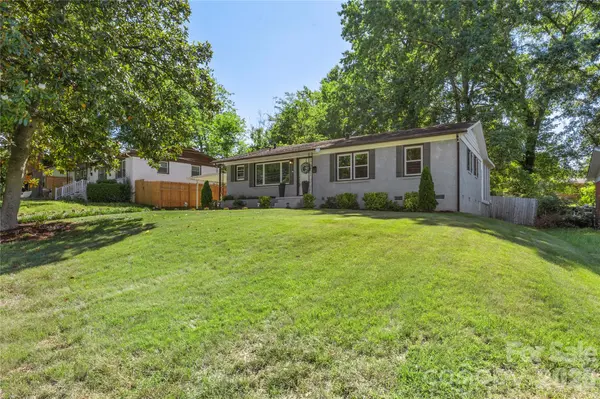 3629 Sargeant DR, Charlotte, NC 28217