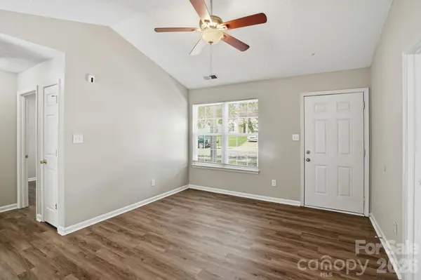 2928 Westwinds CT, Charlotte, NC 28214