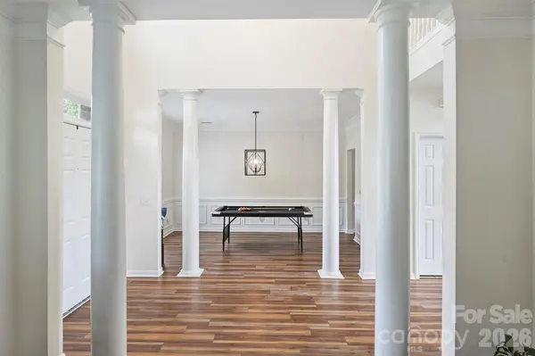 9318 Autumn Applause DR, Charlotte, NC 28277