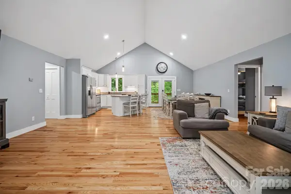 30 Sleeping Bear RDG, Maggie Valley, NC 28751