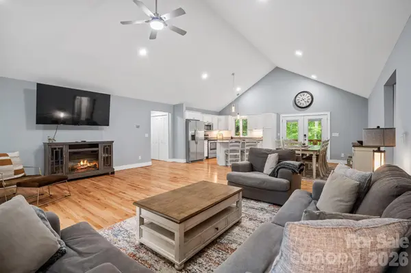 30 Sleeping Bear RDG, Maggie Valley, NC 28751
