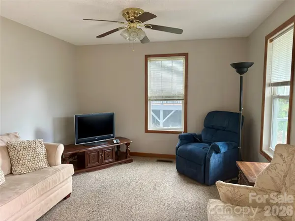 137 Warren Haynes DR, Asheville, NC 28806