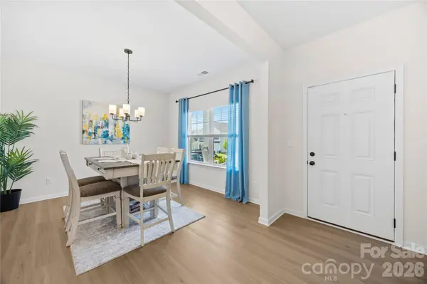 6230 Gala LN, Charlotte, NC 28215
