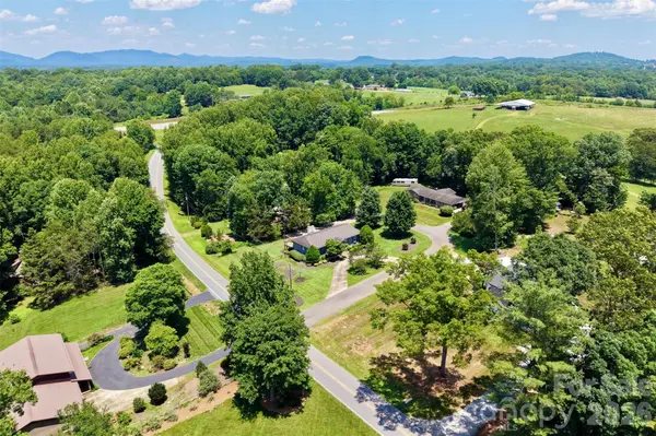 21 Eagle DR, Taylorsville, NC 28681