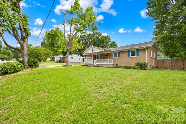 205 Gaddis DR, Mount Holly, NC 28120
