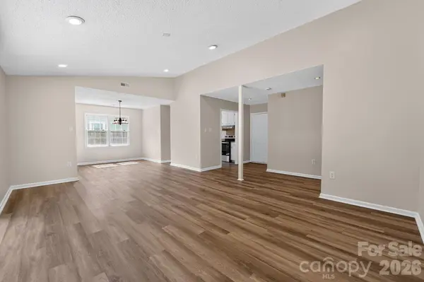 7812 Surreywood PL, Charlotte, NC 28270