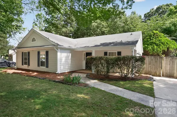 7812 Surreywood PL, Charlotte, NC 28270