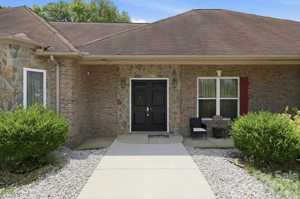 1803 Wilton Gate DR, Charlotte, NC 28262