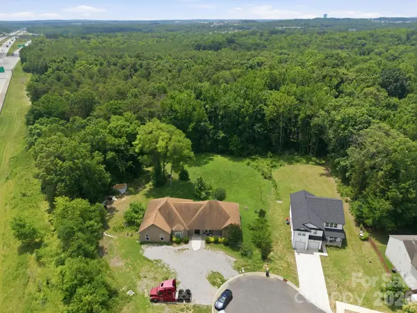 1803 Wilton Gate DR, Charlotte, NC 28262