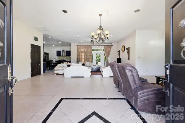 1803 Wilton Gate DR, Charlotte, NC 28262