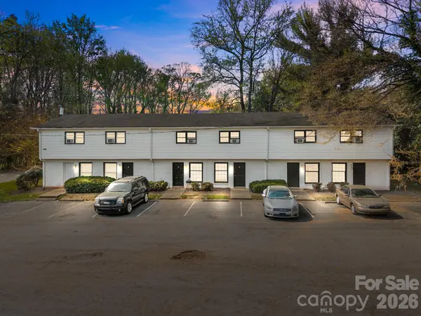 2909 Burgess DR, Charlotte, NC 28208