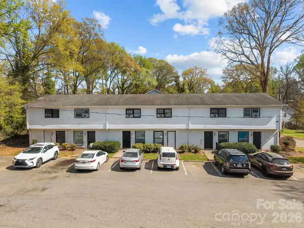 2909 Burgess DR, Charlotte, NC 28208