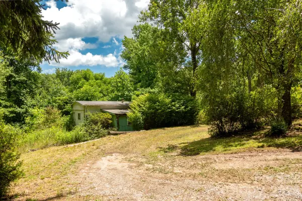 82 Englewood DR, Hendersonville, NC 28739