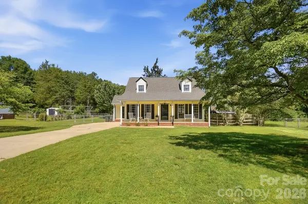 2634 Cherokee CT, Gastonia, NC 28056
