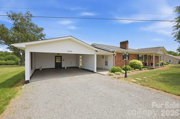 1913 Nebo RD, Boonville, NC 27011