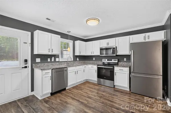 140 Locomotive LN #107, Mooresville, NC 28115