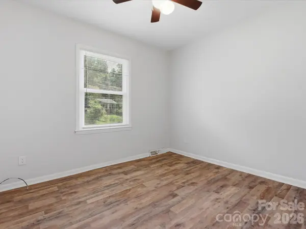 622 Dunbrook LN, Charlotte, NC 28217