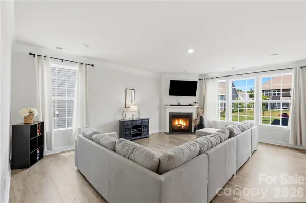 9010 Surry Spring LN, Huntersville, NC 28078