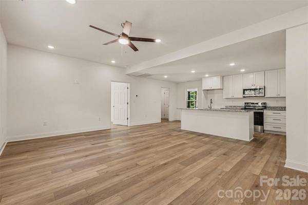 160 Parris RD, Blacksburg, SC 29702
