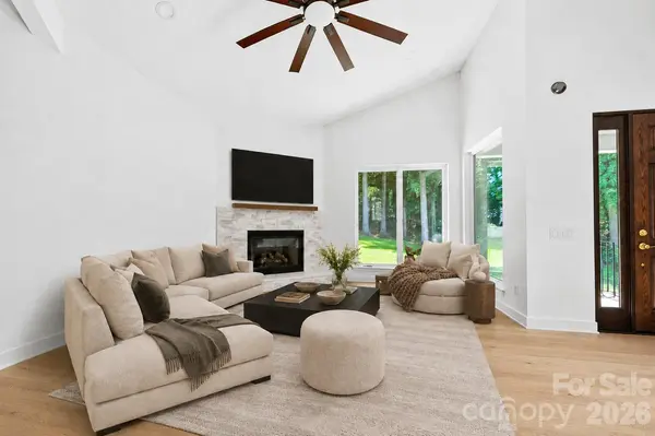 23 Early Spring WAY, Leicester, NC 28748
