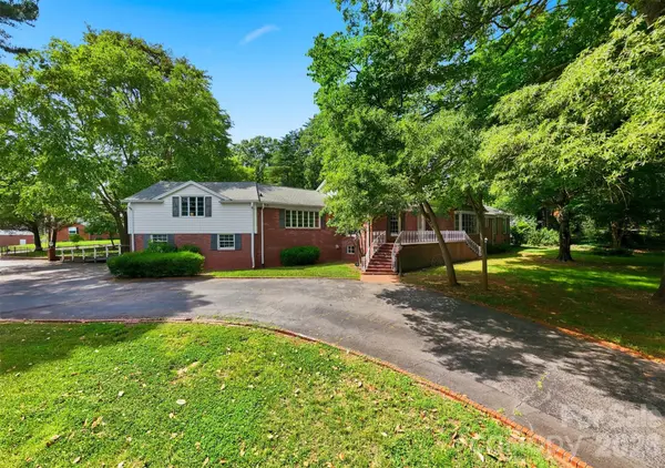 826 S College AVE, Newton, NC 28658