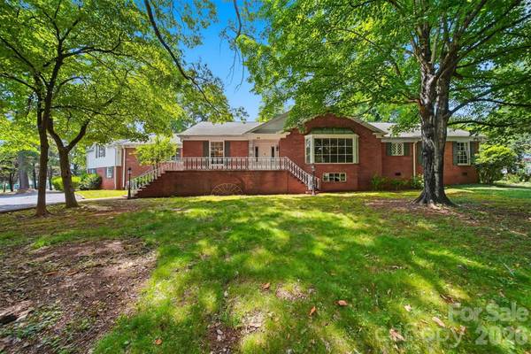 826 S College AVE, Newton, NC 28658