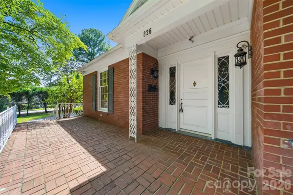 826 S College AVE, Newton, NC 28658