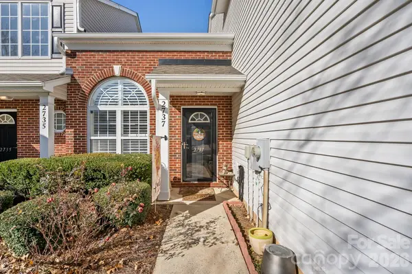 2737 Mill Valley CT, Matthews, NC 28105