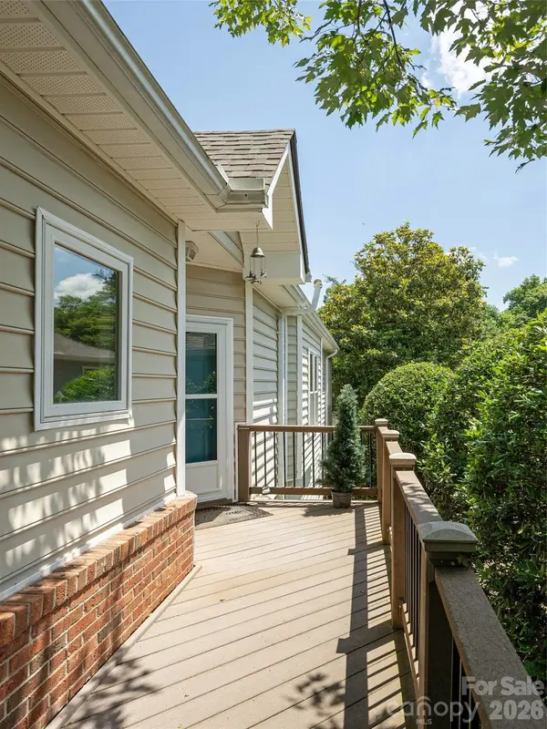 171 Ashefield CT, Hendersonville, NC 28791