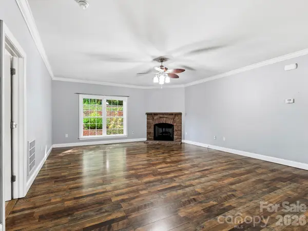 35 Cedar Farm RD, Asheville, NC 28803