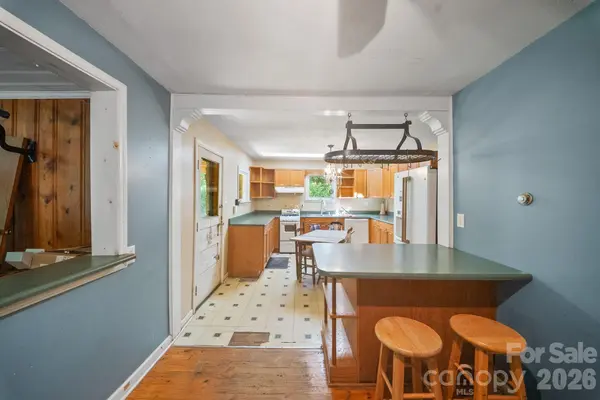 78 Green Oak RD, Asheville, NC 28804