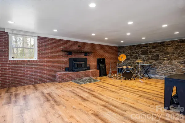 233 Church RD, Fairview, NC 28730