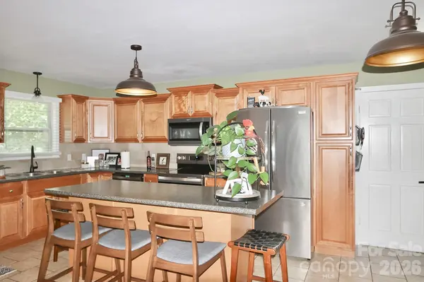 4220 Mae-Len DR,  Winston Salem,  NC 27107