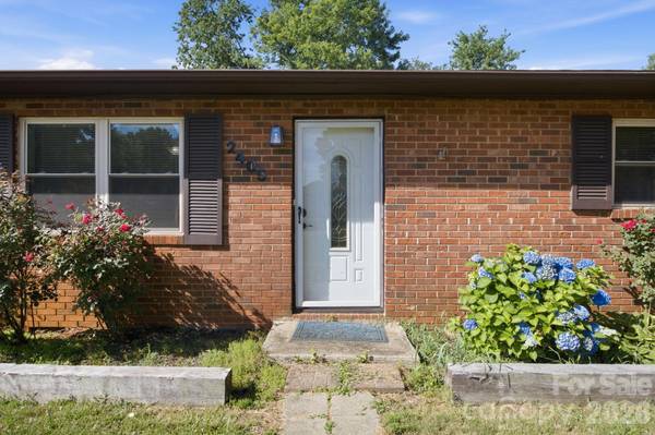 2405 2nd ST, Statesville, NC 28677