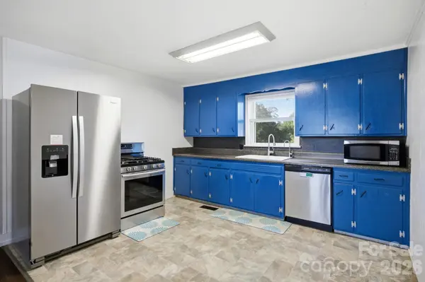2405 2nd ST, Statesville, NC 28677