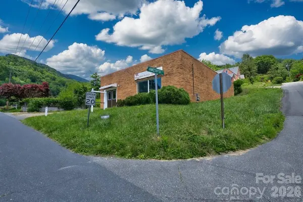 193 Walnut AVE, Spruce Pine, NC 28777
