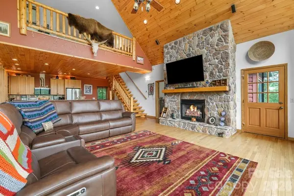 1188 Tobacco Branch RD, Almond, NC 28702