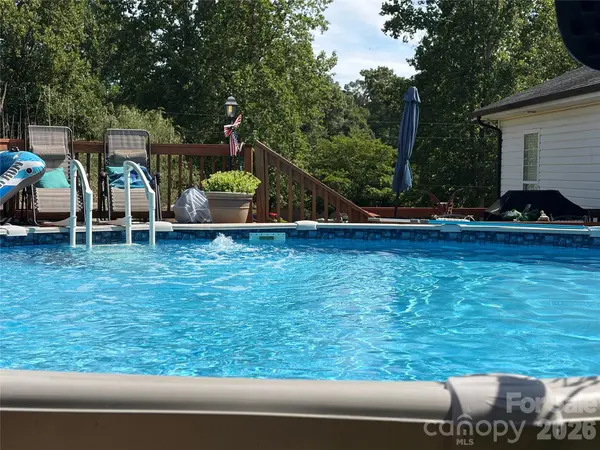 57 Riverview RD, Taylorsville, NC 28681